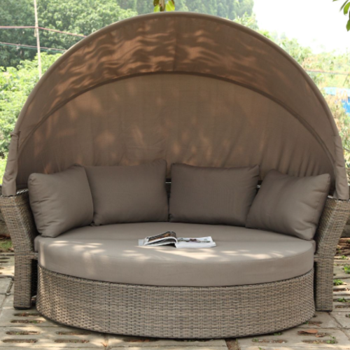 מיטת רביצה עגולה מראטן דגם ליבור בצבע אפור בהיר