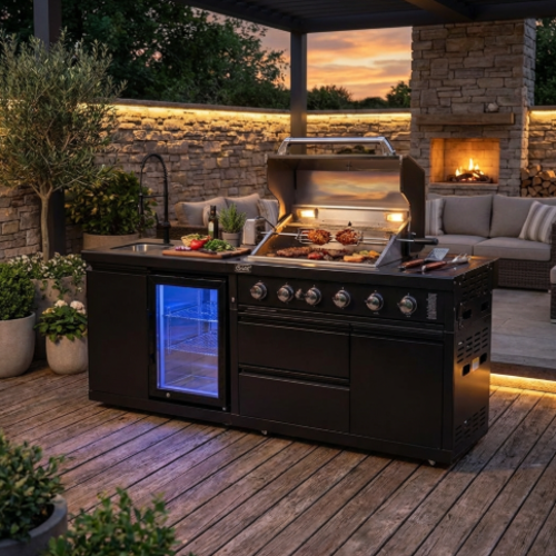 מטבח חוץ פרימיום “גריל מאסטר פרו 4” עם כיור ומקרר מובנה 