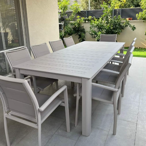 שולחן אלומיניום לגינה נפתח ל-4 מטר דגם פריז כולל 8 כסאות אלומיניום - שולחן  צבע שמפניה