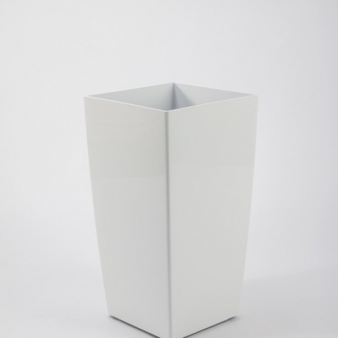 עציץ פלסטי יצוק חזק דגם מרובע 57 גובה 30 רוחב